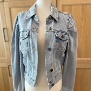 NWOT- Puff Sleeve Jean Jacket